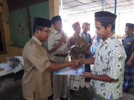 Penyerahan Akta Kematian Warga Dusun Jaten oleh Pemerintah Desa Triharjo